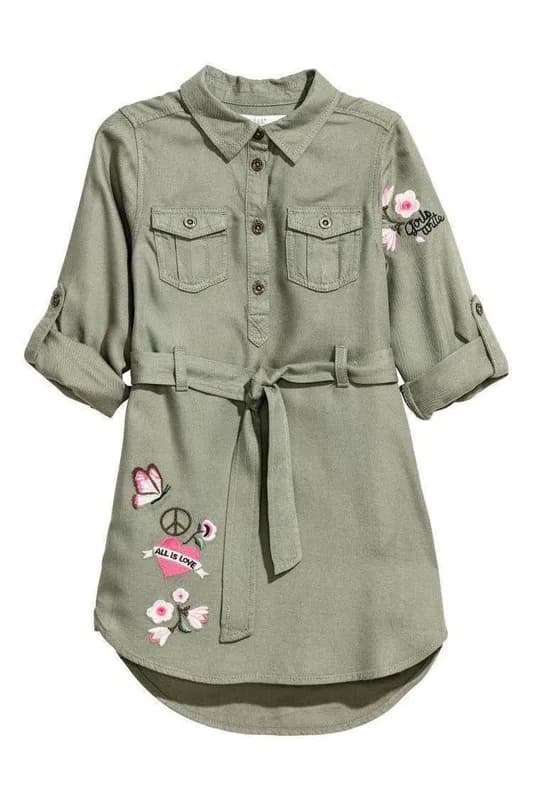 Детское платье-рубашка с вышивкой