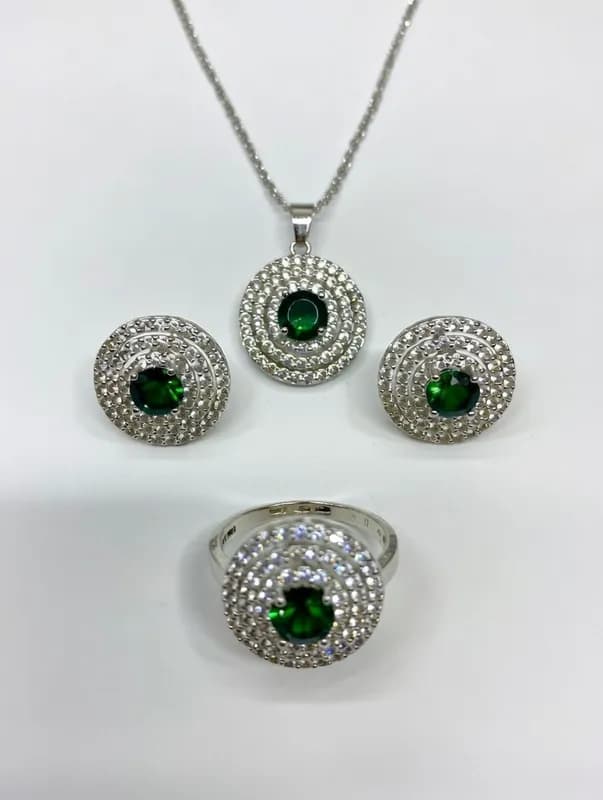 Набор украшений - подвеска, серьги и кольцо