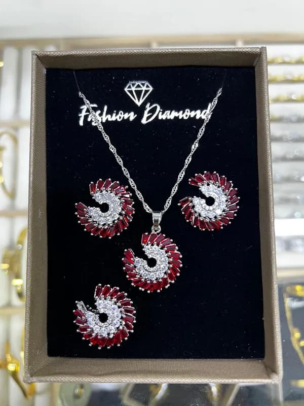 Набор украшений - подвеска, серьги, кольцо-1