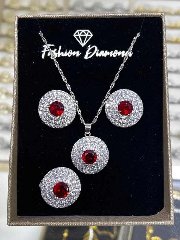 Набор украшений - подвеска, серьги и кольцо-1