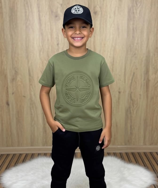 Детский комплект Stone Island: футболка, джоггеры и кепка-1