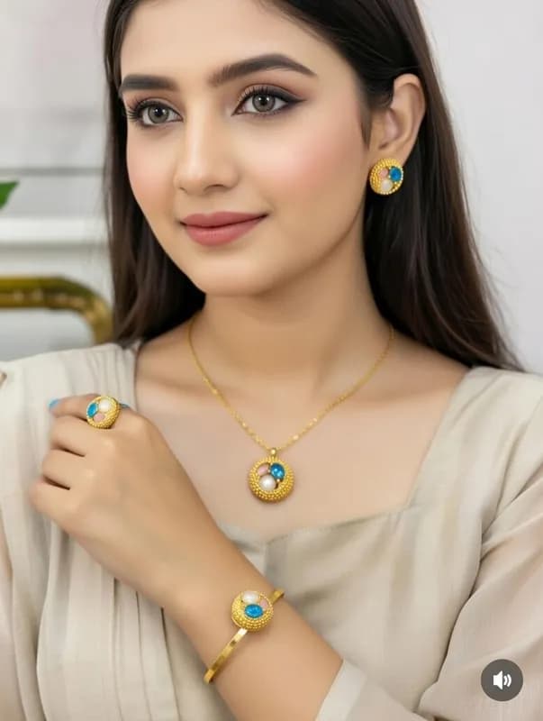 Набор украшений с цветными камнями - серьги, колье, браслет, кольцо-1