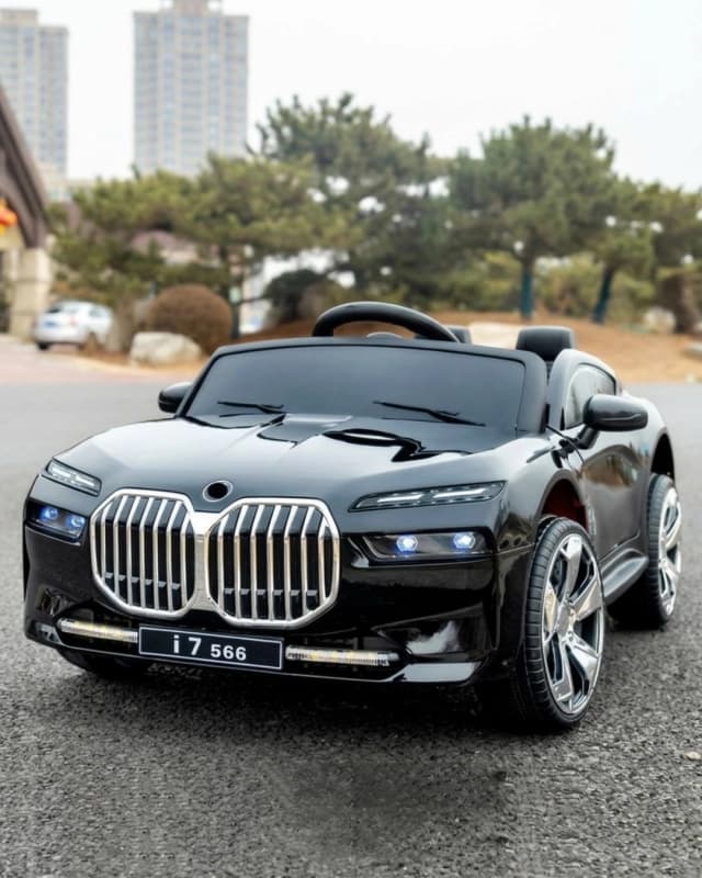 Электромобиль BMW  I7  566