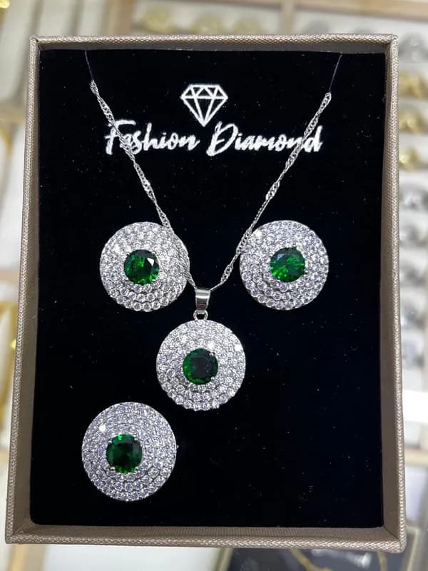 Набор украшений - подвеска, серьги и кольцо-1