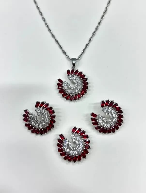 Набор украшений - подвеска, серьги, кольцо