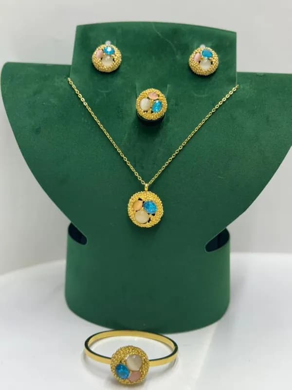 Набор украшений с цветными камнями - серьги, колье, браслет, кольцо-0