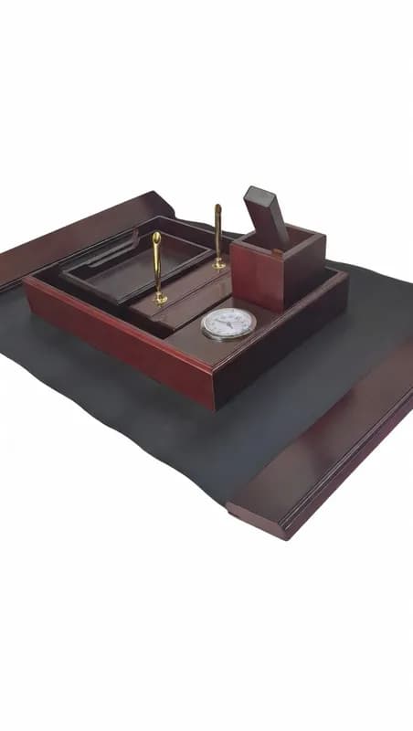 Настольный набор из дерева — статус и порядок на рабочем месте-1