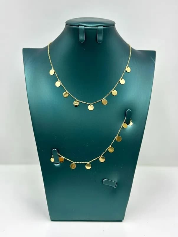 Набор украшений — ожерелье и браслет с золотыми подвесками-0